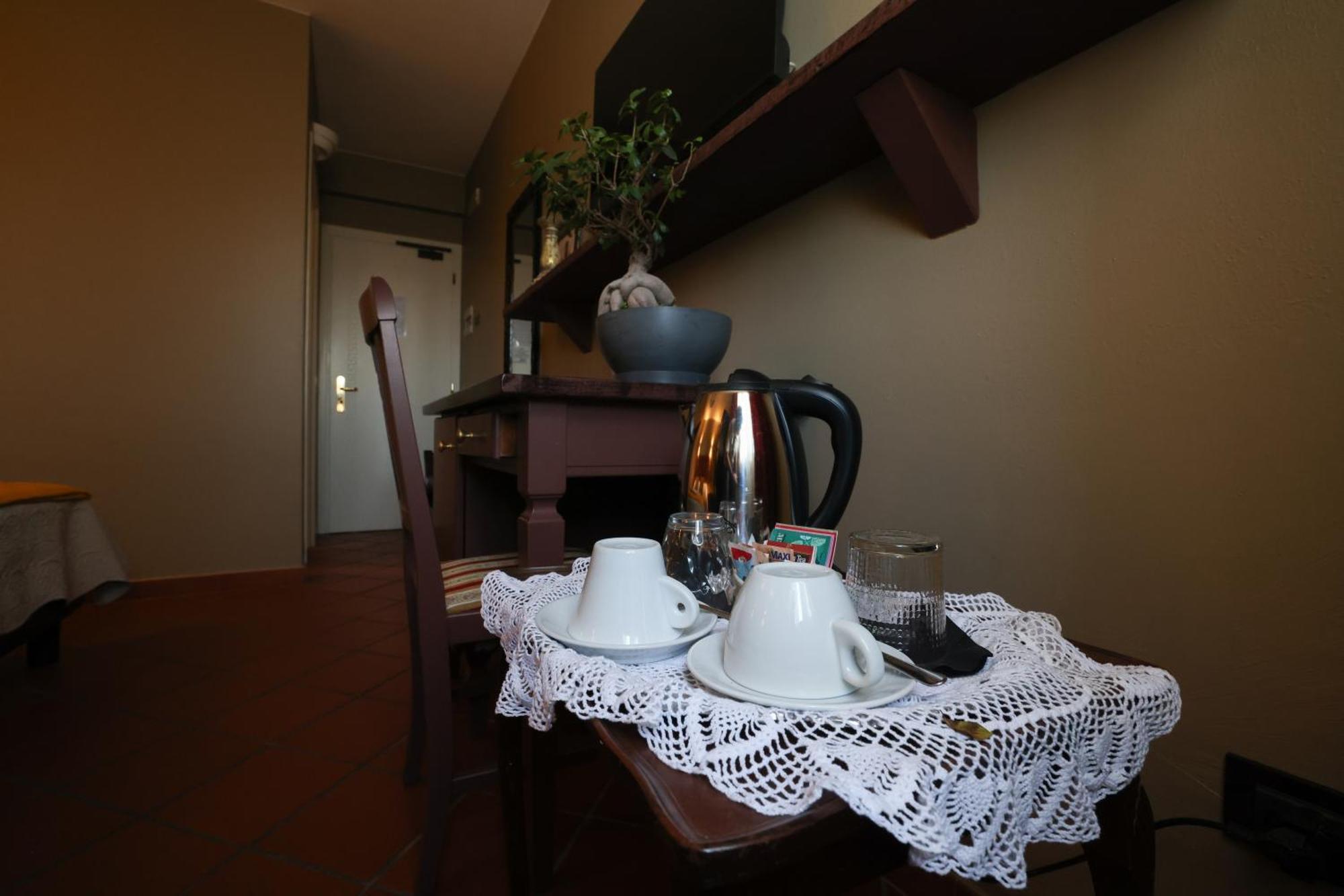 Hotel Florence Manerba del Garda Phòng bức ảnh