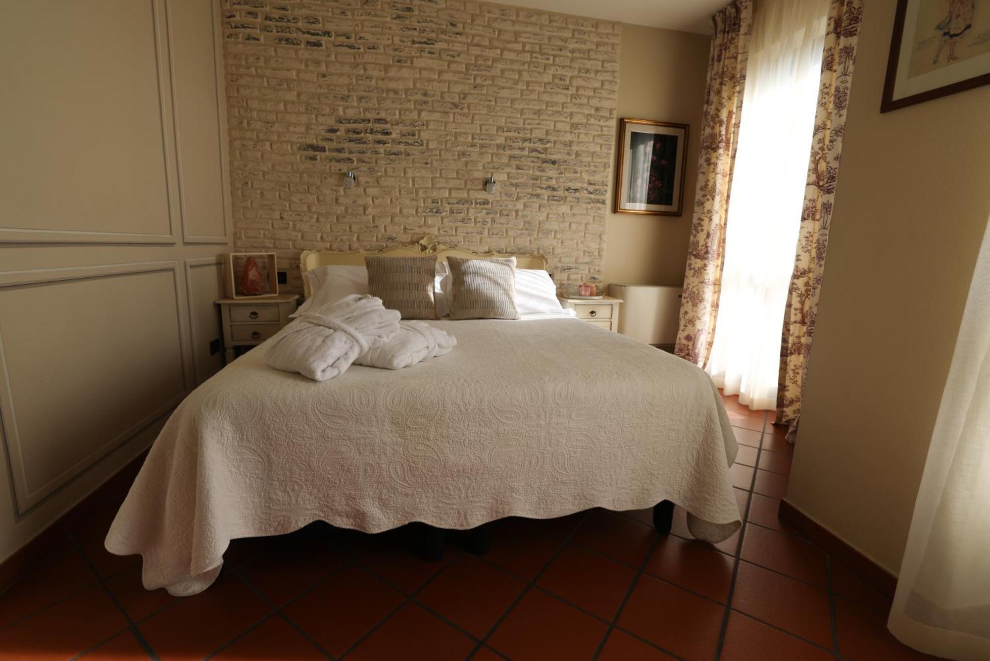 Hotel Florence Manerba del Garda Ngoại thất bức ảnh