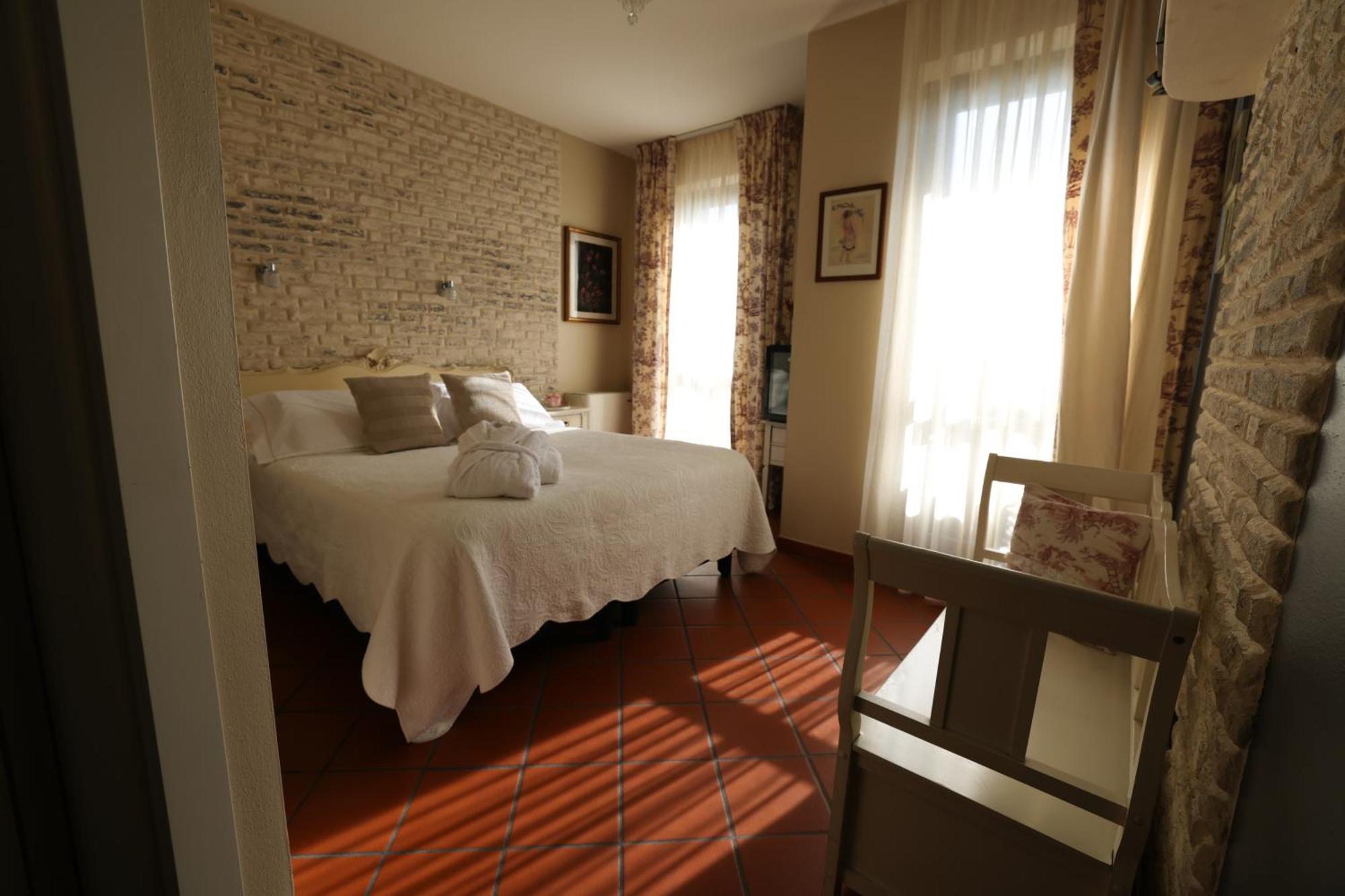 Hotel Florence Manerba del Garda Ngoại thất bức ảnh