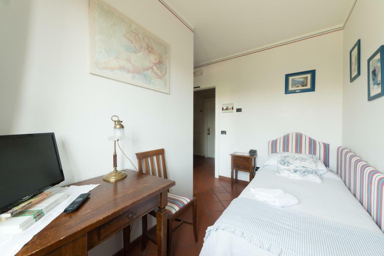 Hotel Florence Manerba del Garda Ngoại thất bức ảnh